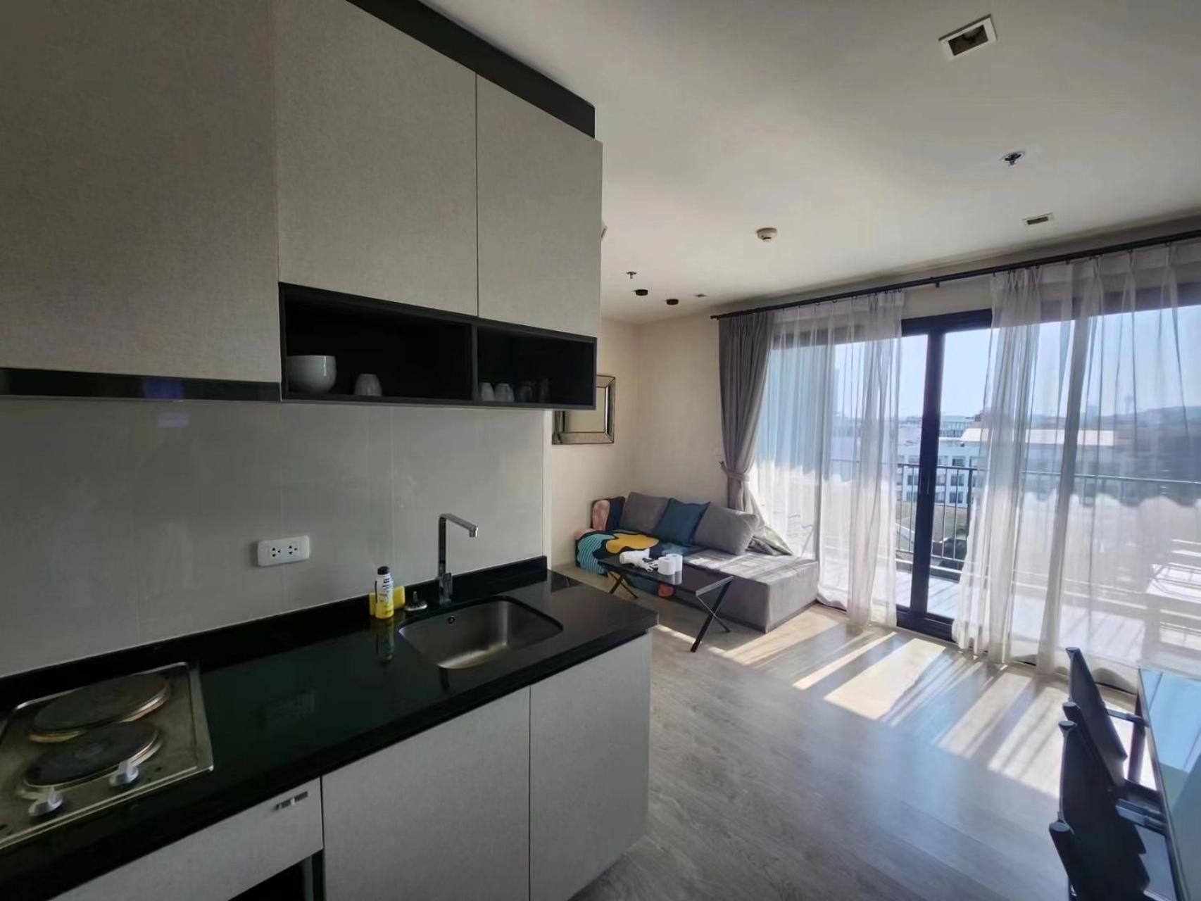 Apartment The Base Pattaya: Infinity Pool Near Walking Street